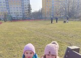 HRAJEME SI NA OVÁLU (1).jpg