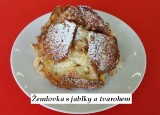 Žemlovka s jablky a tvarohem.jpg