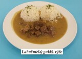 Hovězí labužnický guláš, rýže.jpg