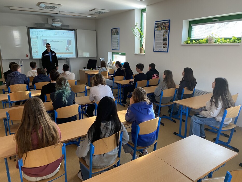 Beseda s městskou policií 8.A